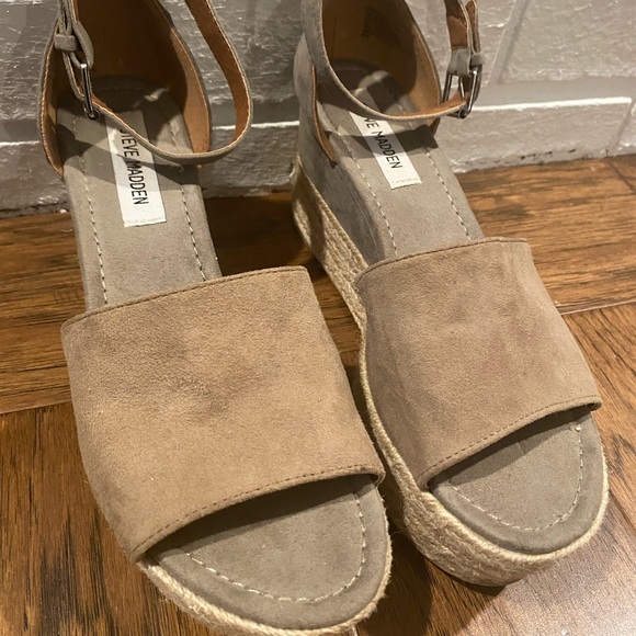 Steve Madden Sandals - Picture 2 of 2